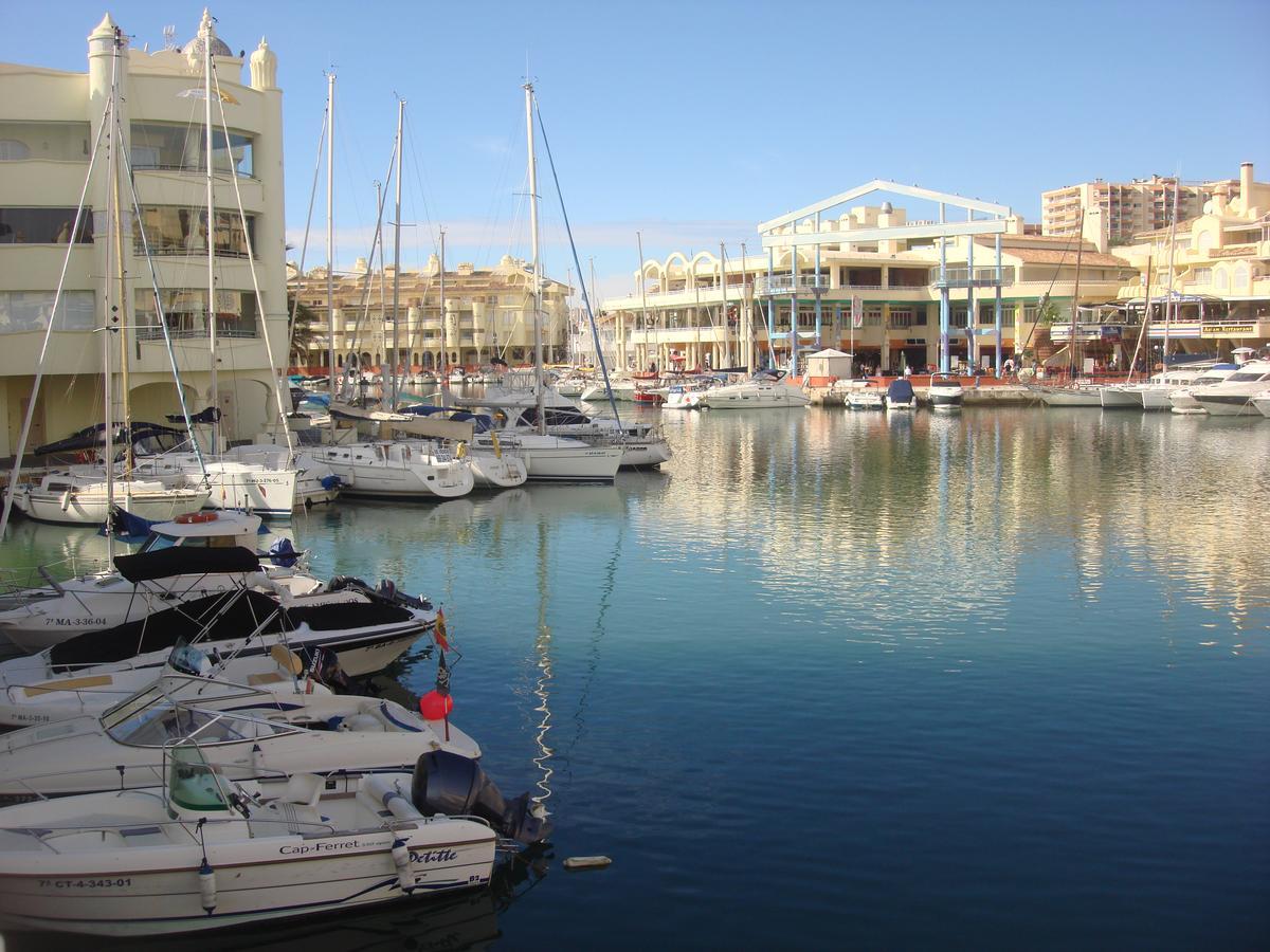 Apartamento Holidays On The Beach توريمولينوس المظهر الخارجي الصورة