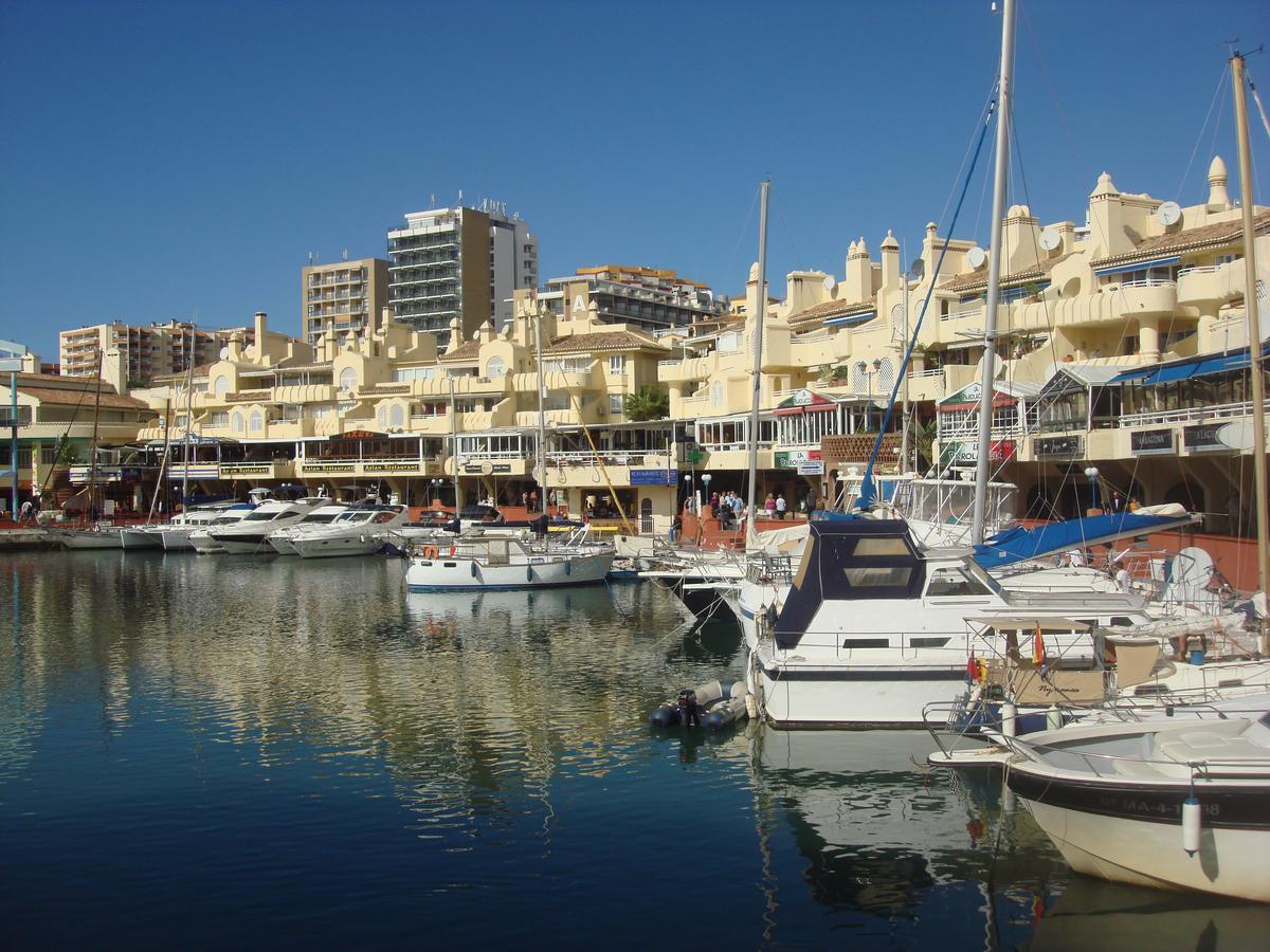 Apartamento Holidays On The Beach توريمولينوس المظهر الخارجي الصورة