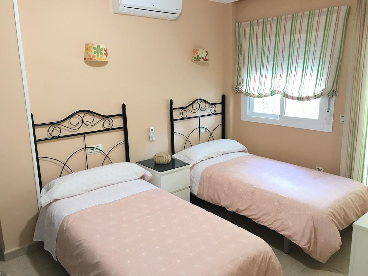 Apartamento Holidays On The Beach توريمولينوس المظهر الخارجي الصورة