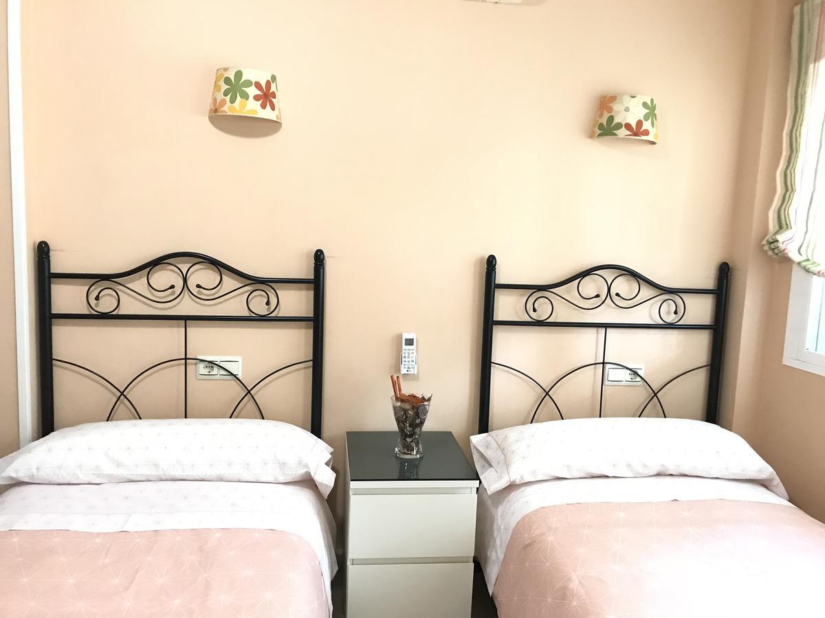 Apartamento Holidays On The Beach توريمولينوس المظهر الخارجي الصورة